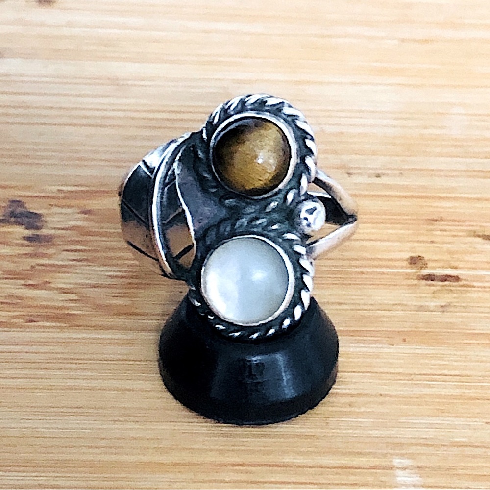 $54  Signed Southwest Bell Collectible Ring  Size 7 & 1/2  Sterling Silver